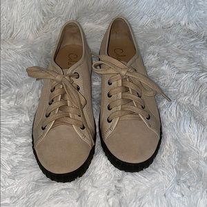 Brand New Women’s Suede Cole Haan Shoes (Size 6)